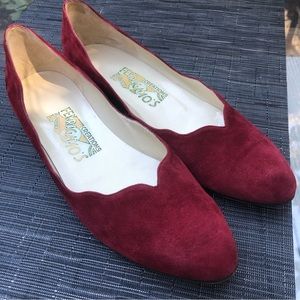 SALVATORE FERRAGAMO
Vintage Suede Flats
Size: 9